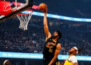 英雄联盟总决赛时间-骑士险胜热火，欧文状态火热