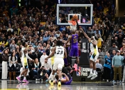 英雄联盟总决赛-步行者绝杀勇士，东契奇带队取胜