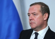 LOL赛事-年终总决赛翻盘拉沃尔杯，梅德韦杰夫关键制胜