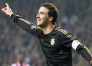 英雄联盟总决赛时间-绿茵场到赛道，阿圭罗，F1雨夜的最强外援