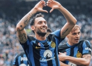 LOL决赛-包含意甲冠军热门诞生，激烈角逐显王者气魄的词条