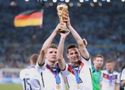 -关于德国杯赛升温中，冠军追逐激烈的信息