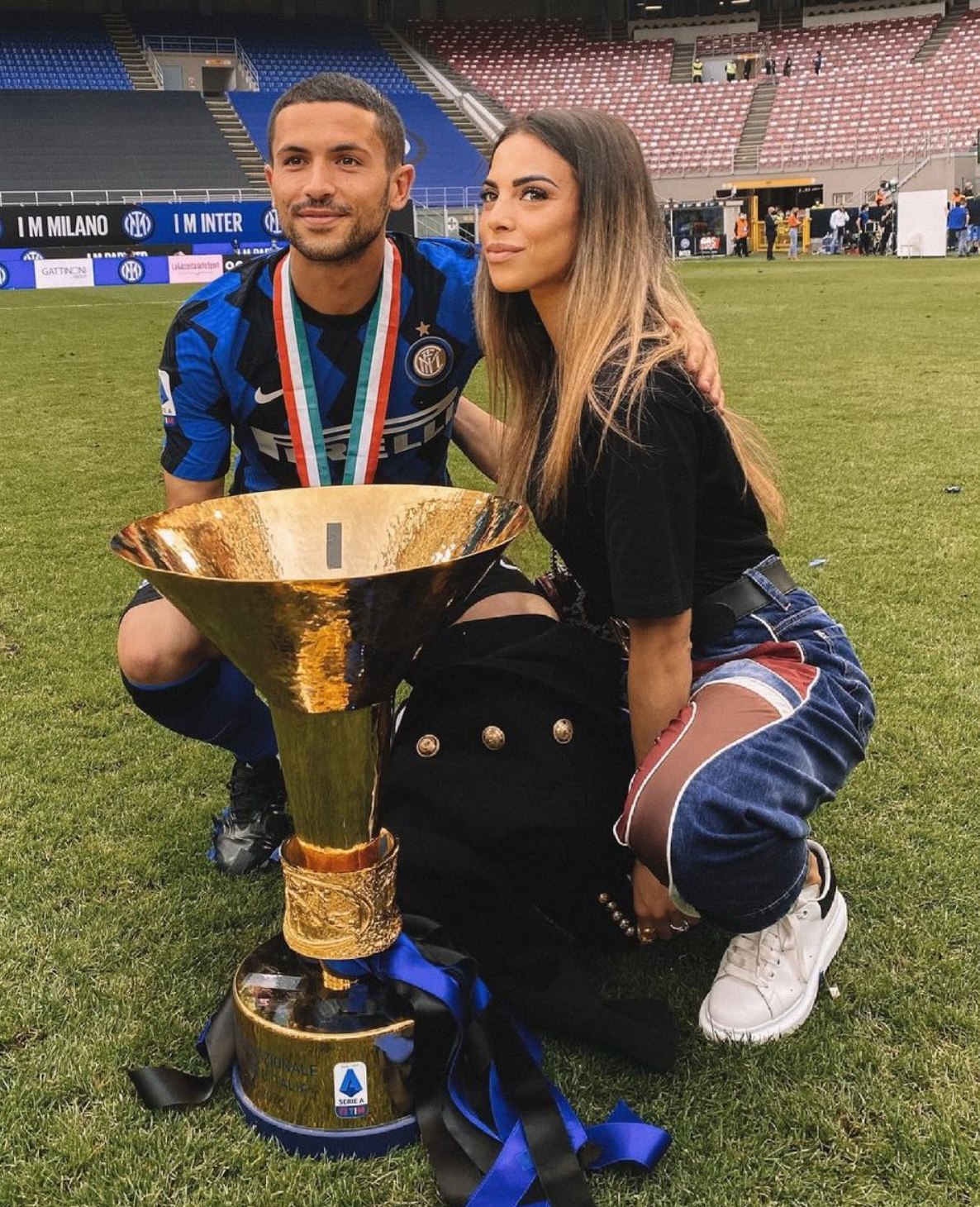 卢森堡女足球员在比赛中亮相 卢森堡女足球员在比赛中亮相