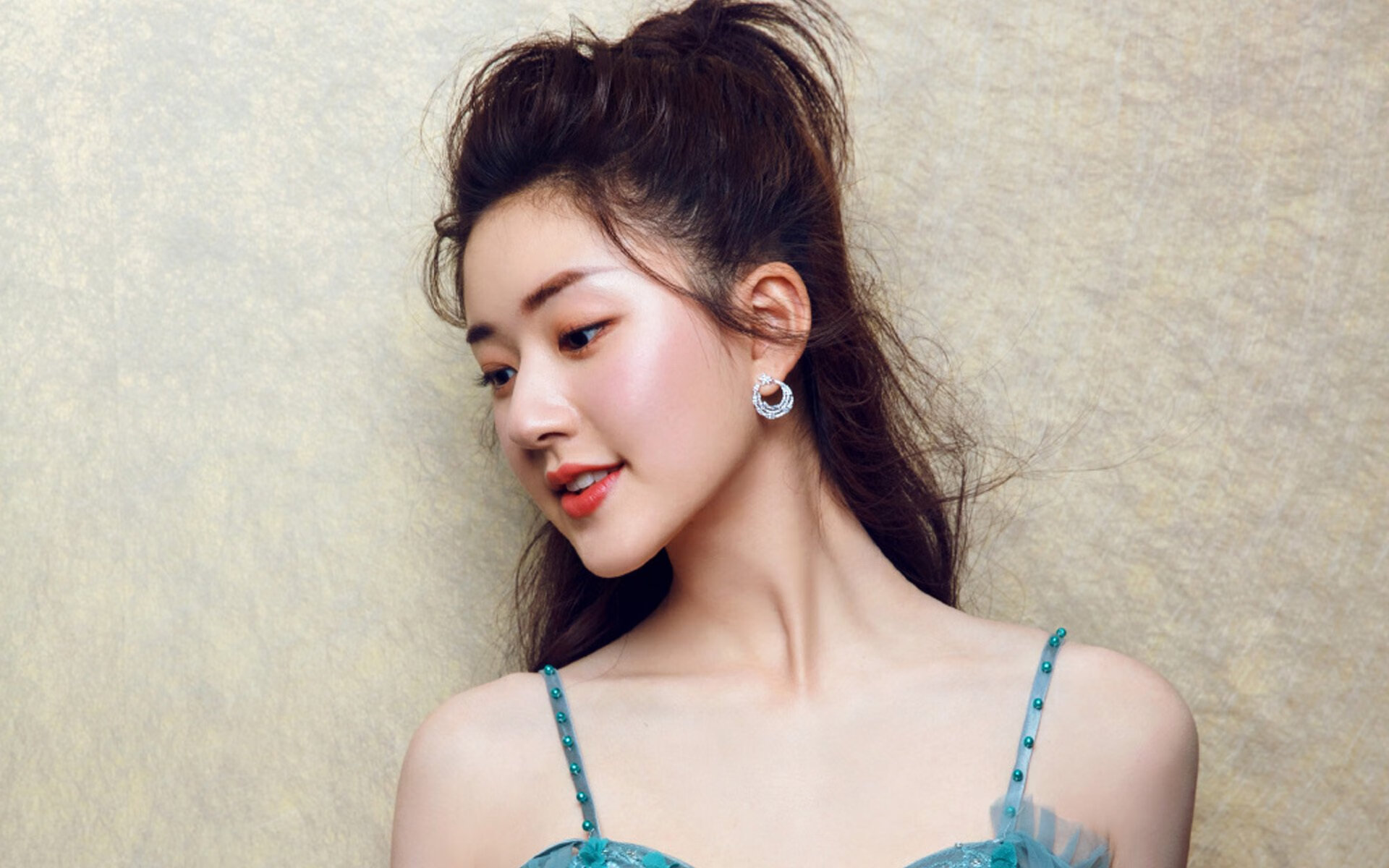 终场哨响前0.3秒，篮球以一道击穿宿命的弧线，将达米安·利拉德的名字钉入集体记忆—那是一个时代的咆哮